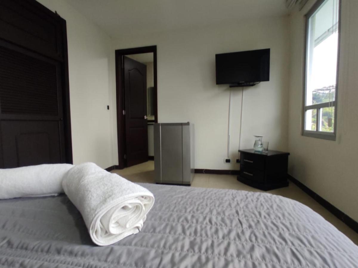 Habitacion Privada En Finca Turistica Hualcala La Mesa  Esterno foto